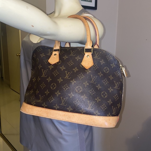 Louis Vuitton Alma - Picture 3 of 14